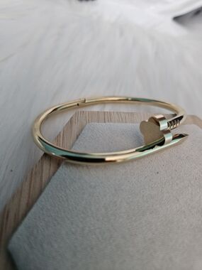 Gold Clover -Clasp Stainless Women's Bangle Bracelet
